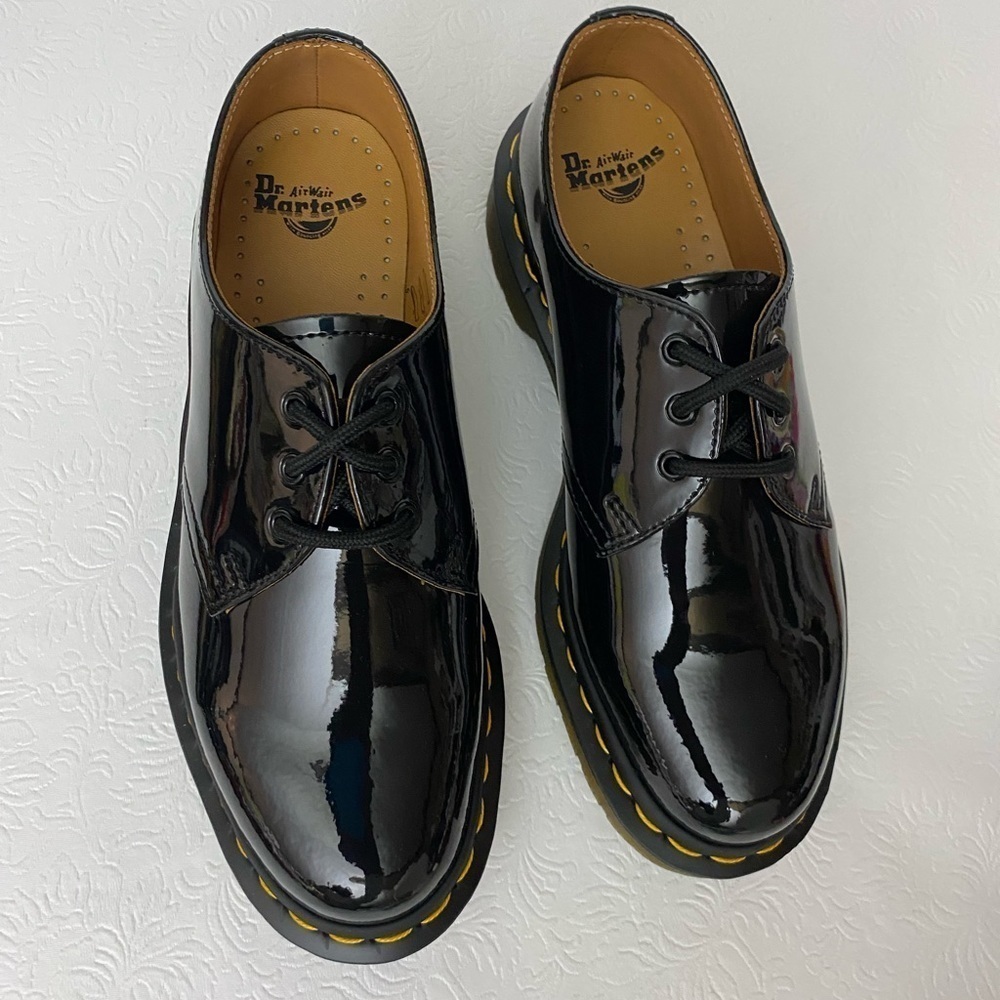 Dr Martens Black Patent Lamper women’s Size 6L.